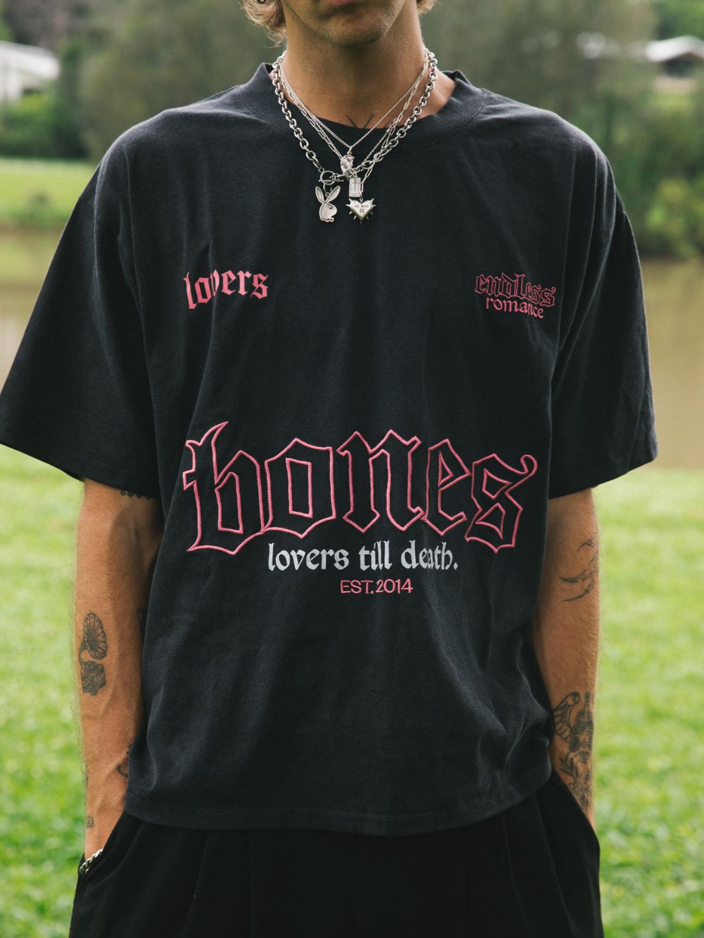 The Endless Tee - Vintage Black/Pink